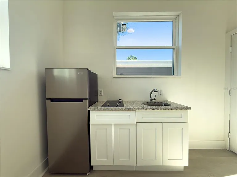 401 E Columbus Dr #3 — Photo 5