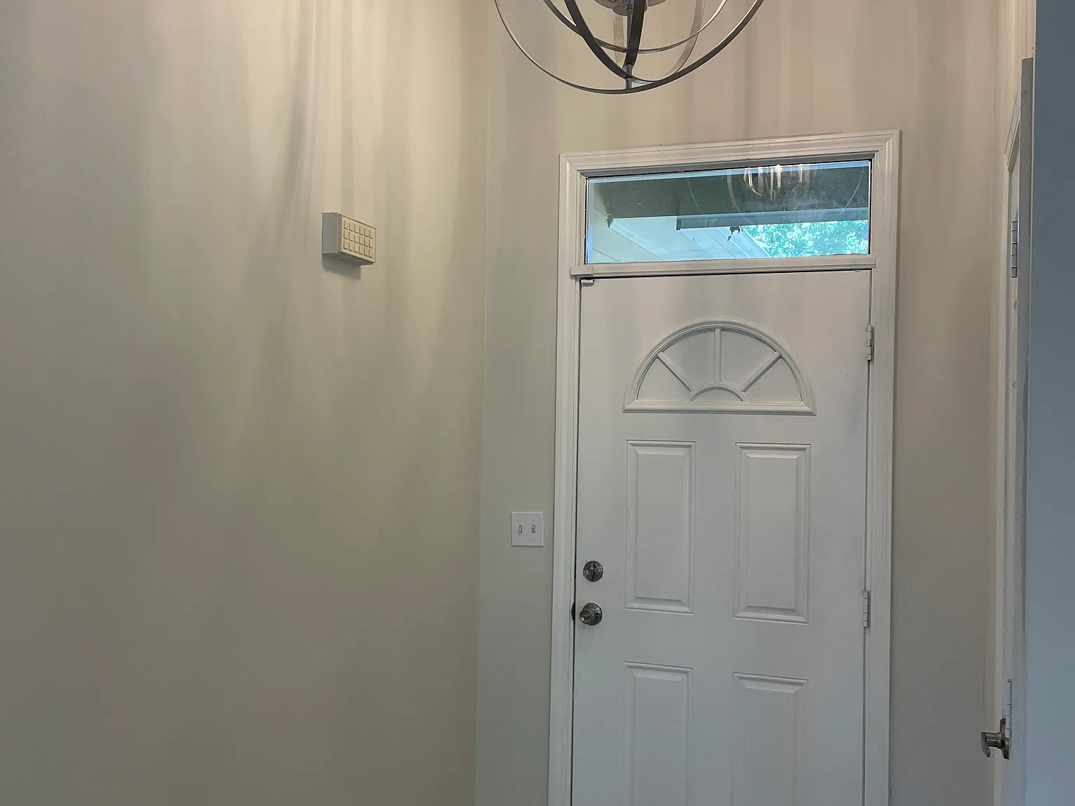 4 bed, 1474 sqft, $1,900 — Photo 2