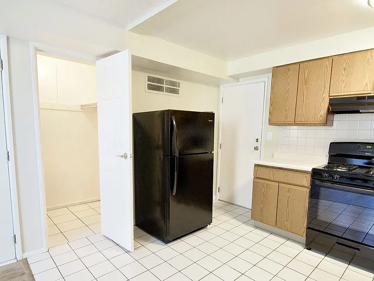 River Run Apartments — Photo 35