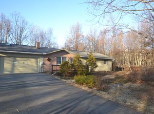 24 Oak Ridge Dr, Albrightsville, PA 18210