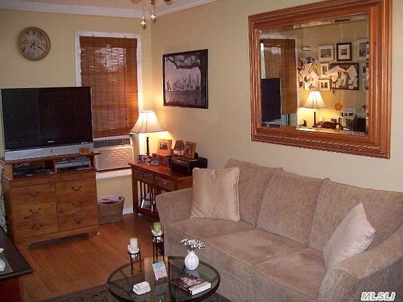 4th image of 12 Hempstead Ave APT 3H