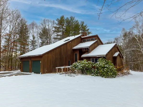 566 Deerfield Drive, Hermon, ME 04401