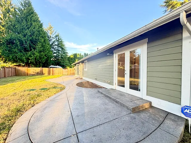 20628 NE 75th Pl — Photo 25