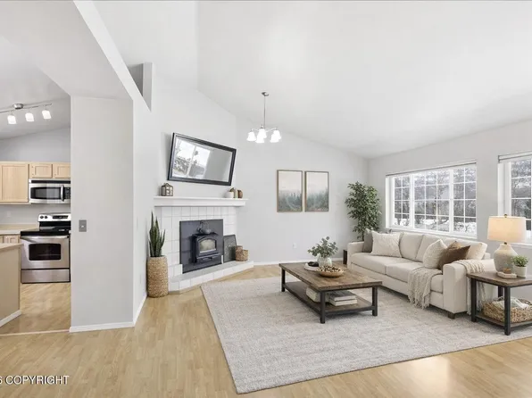 18641 Gibens Cir, Eagle River, AK 99577