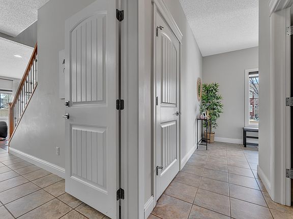 5th image of 6159 12th Ave SW
