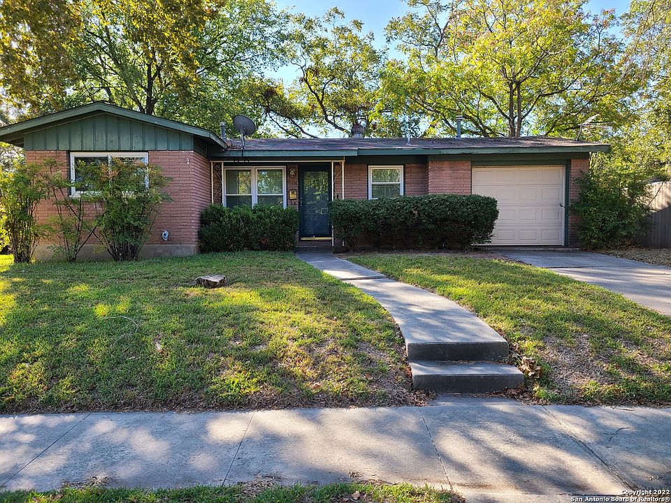 1st image of 614 Storeywood Dr