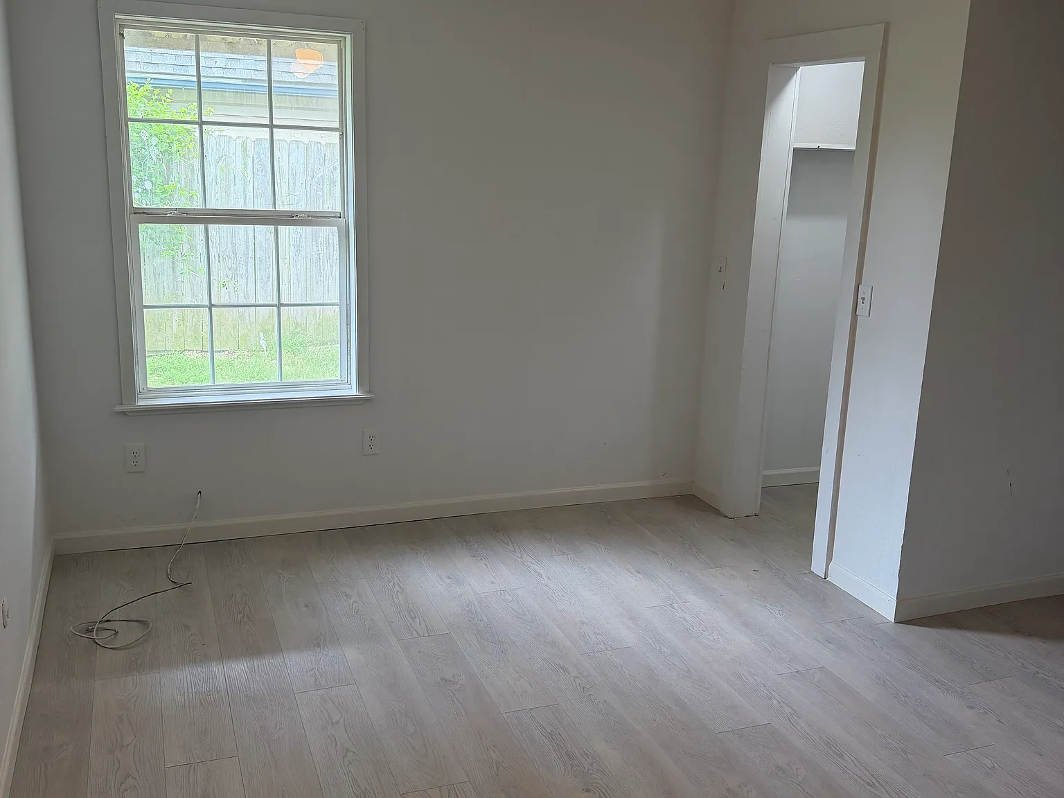 3 bed, 1.5 bath, 1444 sqft, $1,350 — Photo 2
