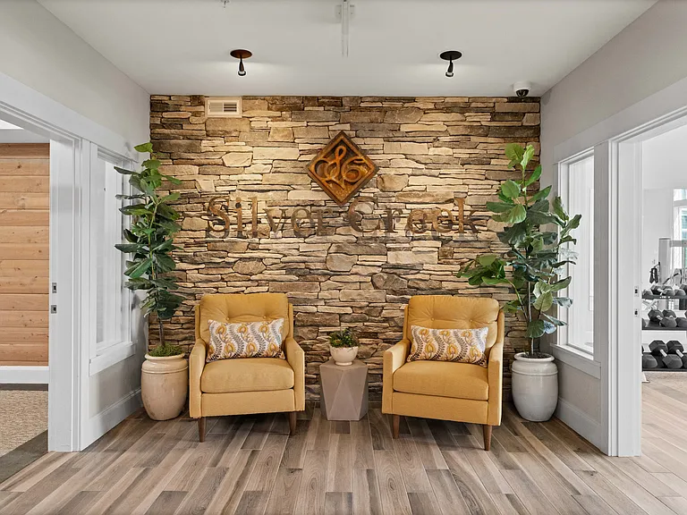 Elegant and Timeless l Luxury Apartments in Puyallup, WA l Silver Creek