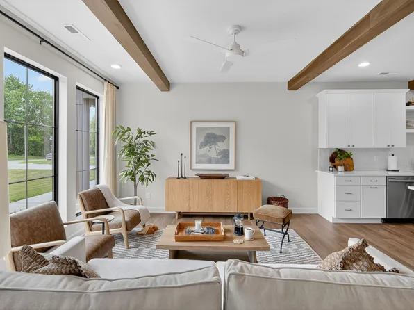 928 Prime St, West Des Moines, IA 50266