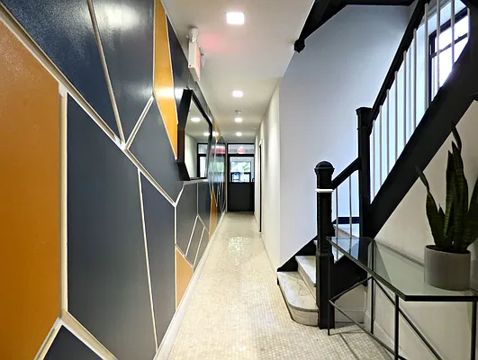 Rented by BIG Management NY | media 31