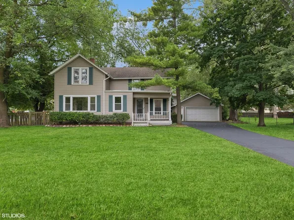 3653 Woodlawn Ave, Gurnee, IL 60031