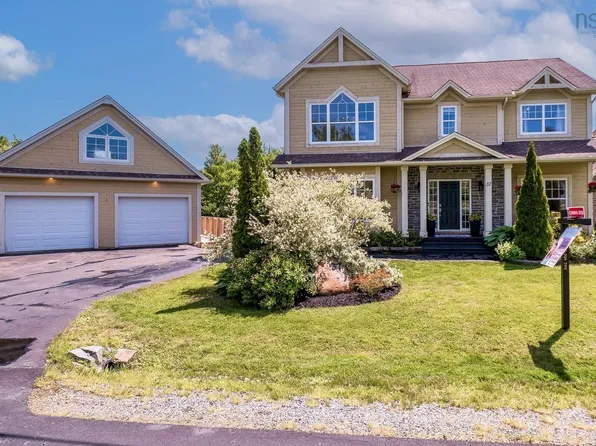 37 Equine Ct, Halifax, NS B4B 2B1