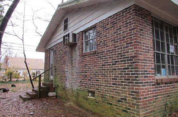 2nd image of 104 Oak Ridge St