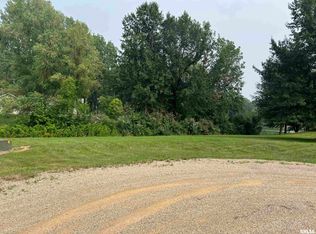 185 Stagecoach Point, Athens, IL 62613