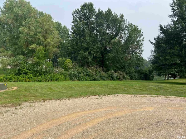 185 Stagecoach Point, Athens, IL 62613