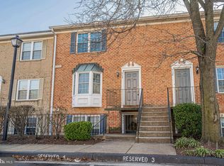 973 S Rolfe St #2, Arlington, VA 22204