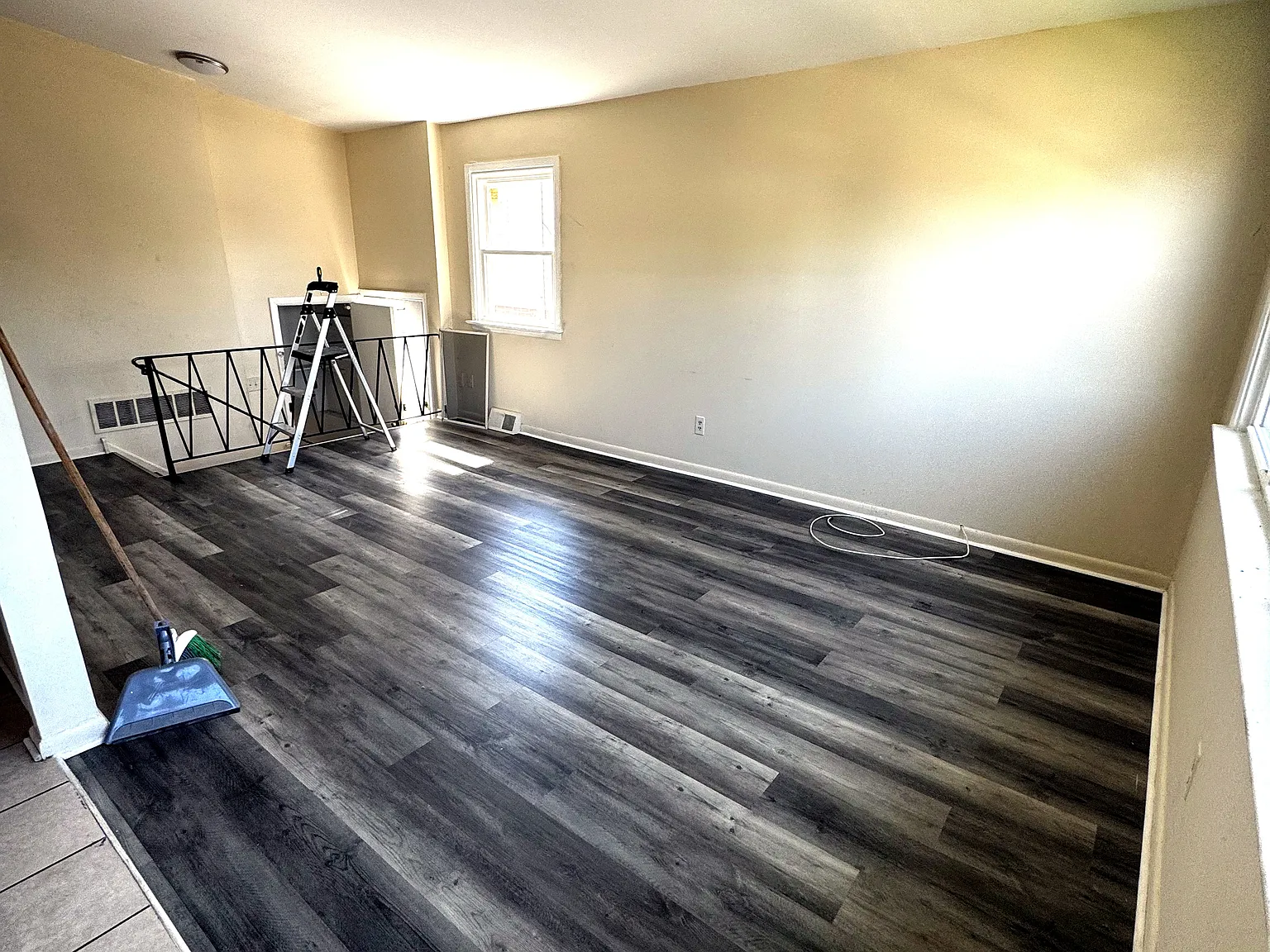 2 bed, 1100 sqft, $1,600 — Photo 3
