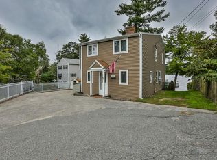 27 W Shore Rd, Merrimac, MA 01860