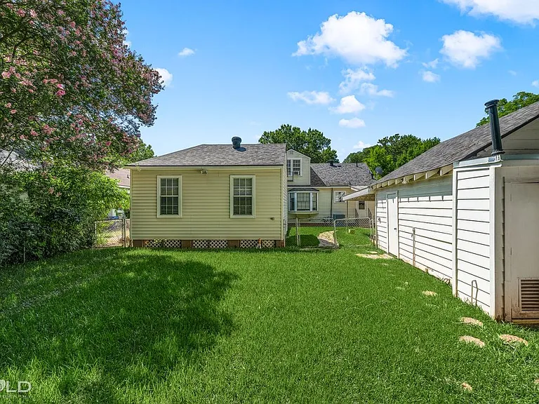 266 Carrollton Ave — Photo 10
