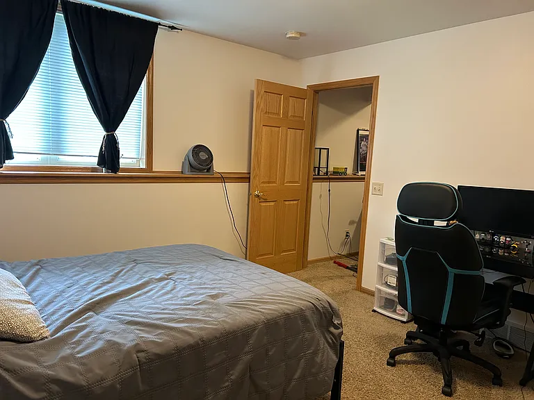 449 N Westmount Dr — Photo 11