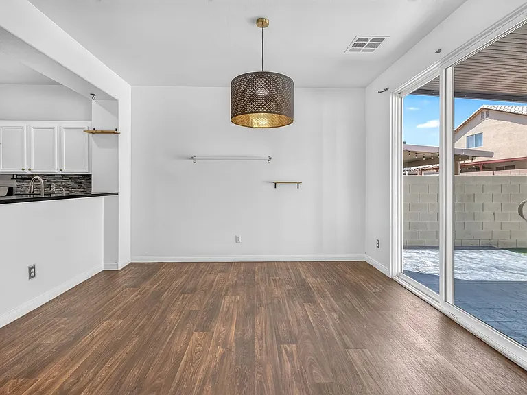 1303 Pecan Tree Ct — Photo 7