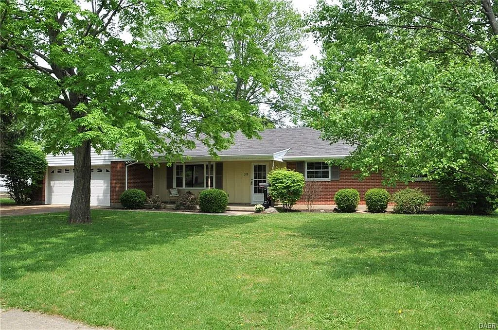 315 Magnolia Dr photo 1