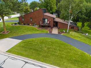1597 Carnation Dr, Green Bay, WI 54311