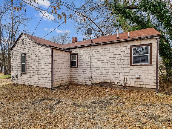 5th image of 724 S Poplar St