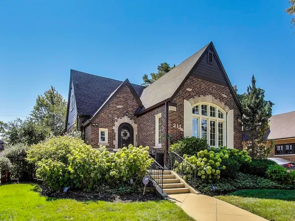 211 Imperial St, Park Ridge, IL 60068