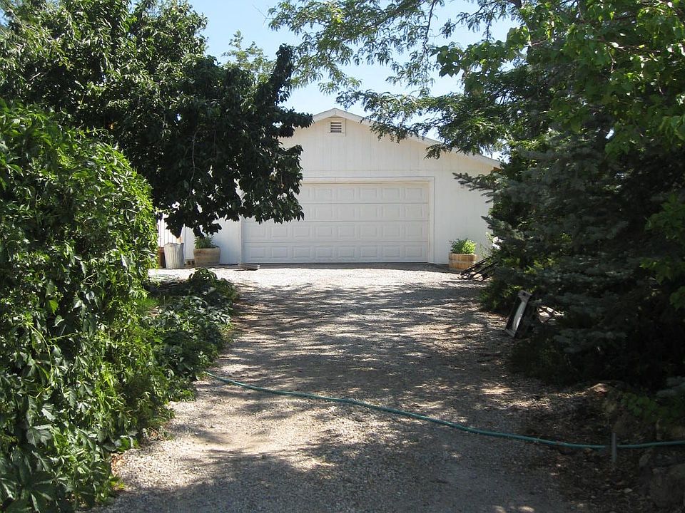 main driveway to garage 