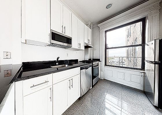 3rd image of 136 Prospect Park W APT 4B