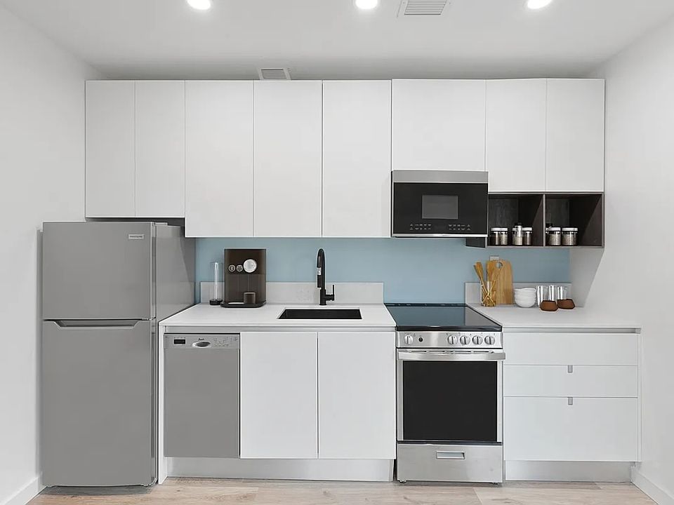 1st image of 1638 Park Ave #6B