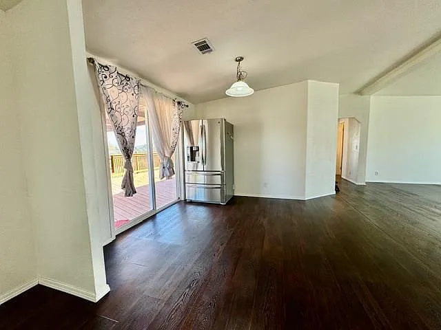 2401 W Covey Ln — Photo 7