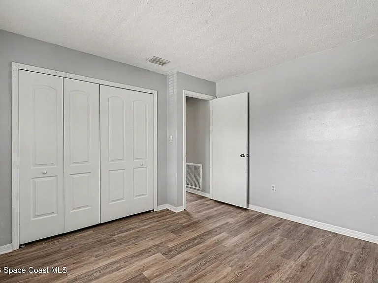2286 Fox Hollow Dr — Photo 9