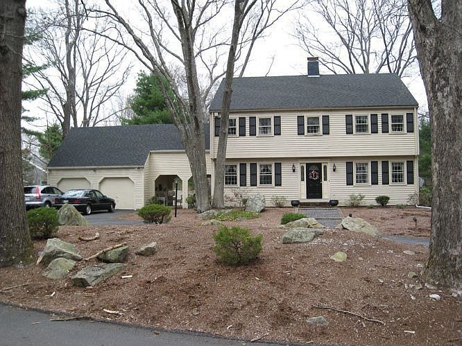 woodland setting on private drive