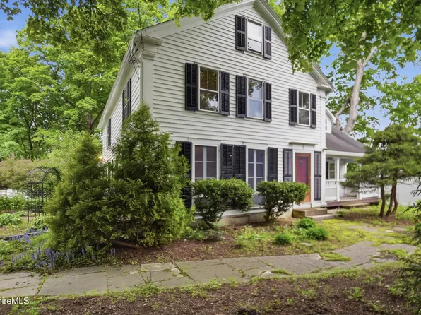 4 Stockbridge Rd, West Stockbridge, MA 01266