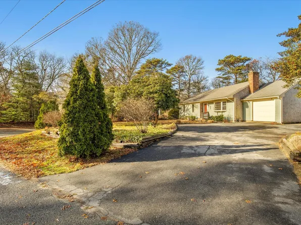 386 Bishops Terrace, Hyannis, MA 02601