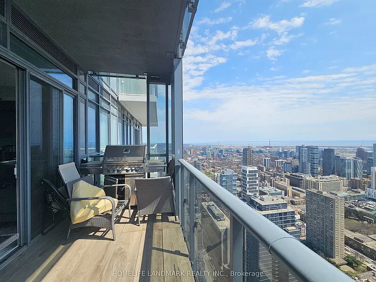 7 Grenville St #6011 — Photo 24