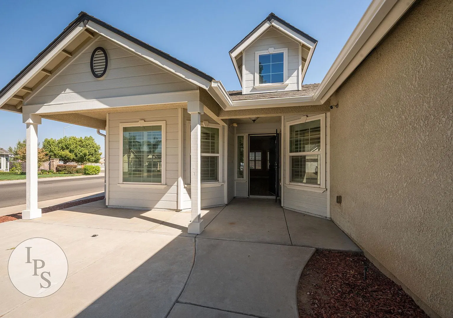 Single-story, single-family home built in 2010 with Solar, covered patio, and garage with an auto... — Photo 2