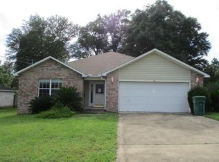 5520 Poinsetta St, Crestview, FL 32539