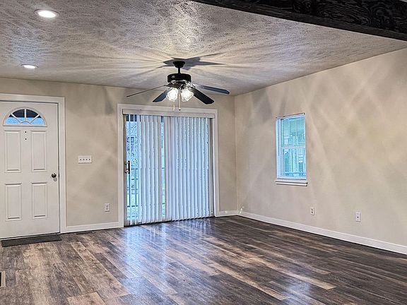 4th image of 41 E Rockwell Ave