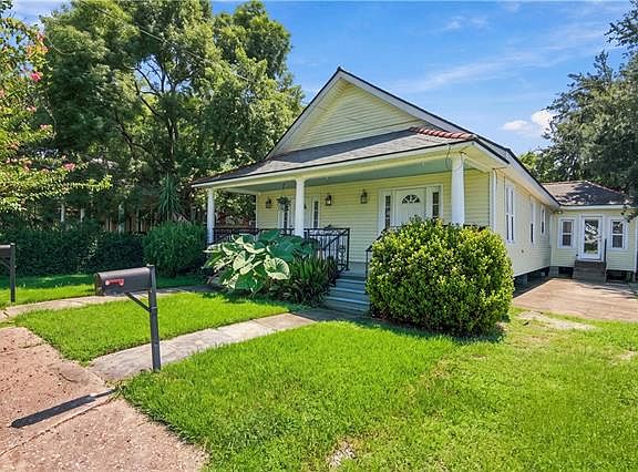 2nd image of 304 Mound Ave