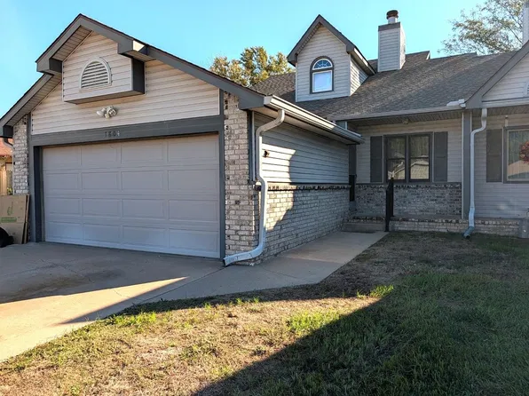 1804 N Brunswick Ln, Wichita, KS 67212