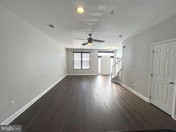 2nd image of 2724 Oak Leaf Ct