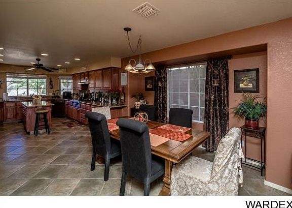 5th image of 2370 Demaret Dr
