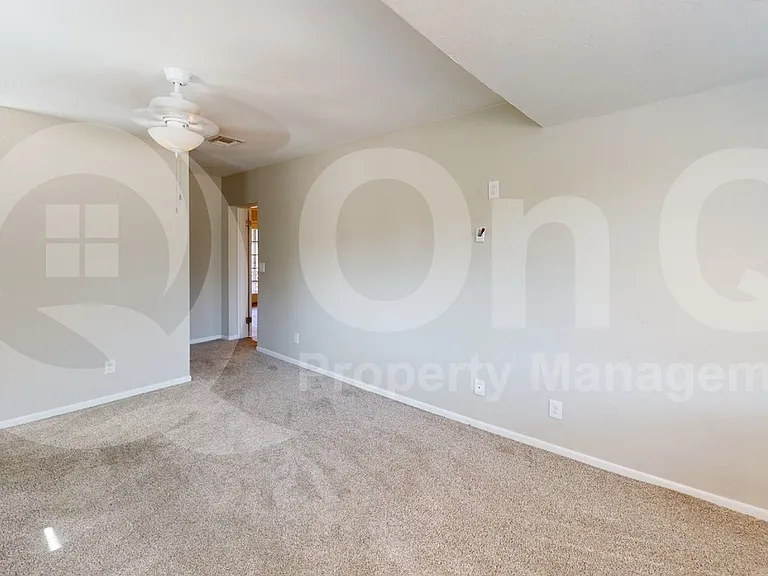 1305 E Water St — Photo 9
