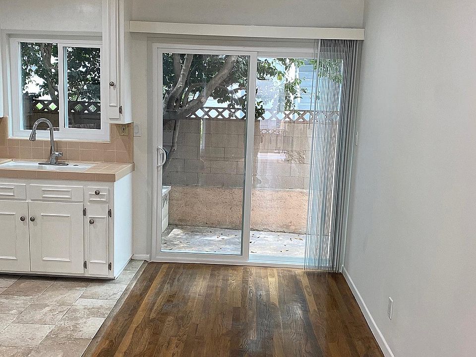 1st image of 1438 S Barrington Ave APT 3