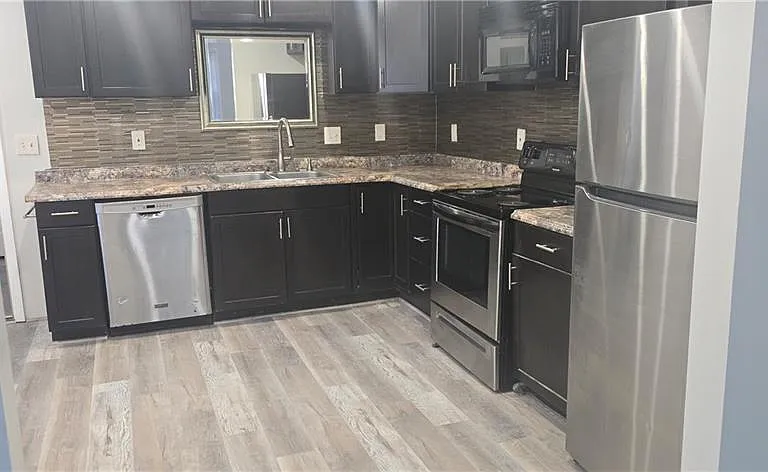 1280 Elizabeth Ave SW — Photo 2