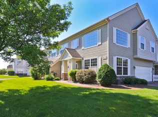 1884 Wildflower Ct, Shoreview, MN 55126