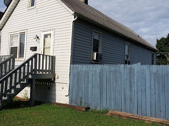 5th image of 564 Douglas Ave
